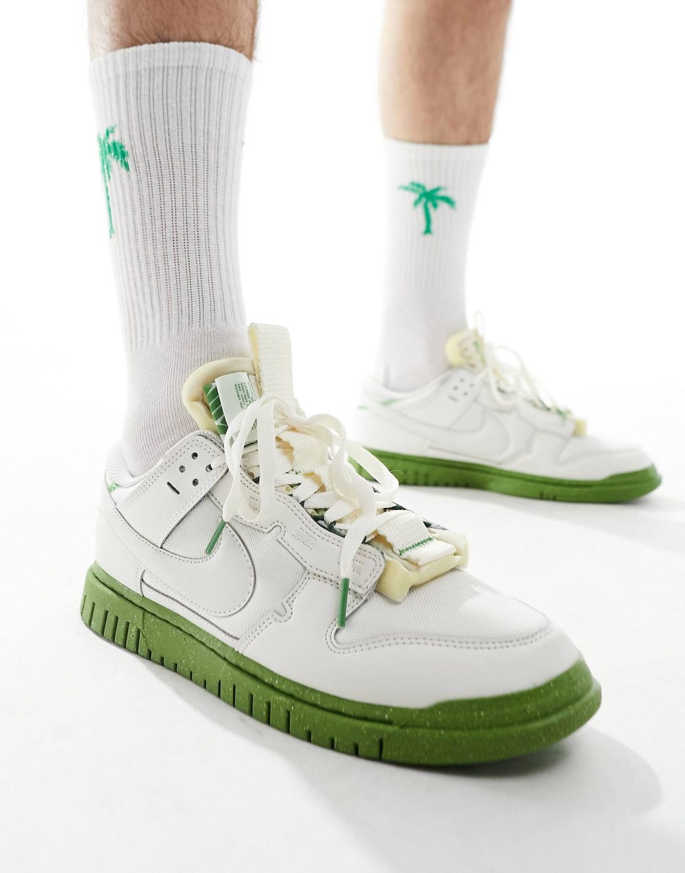 Nike Dunk Jumbo trainers in off white and green - Image 3