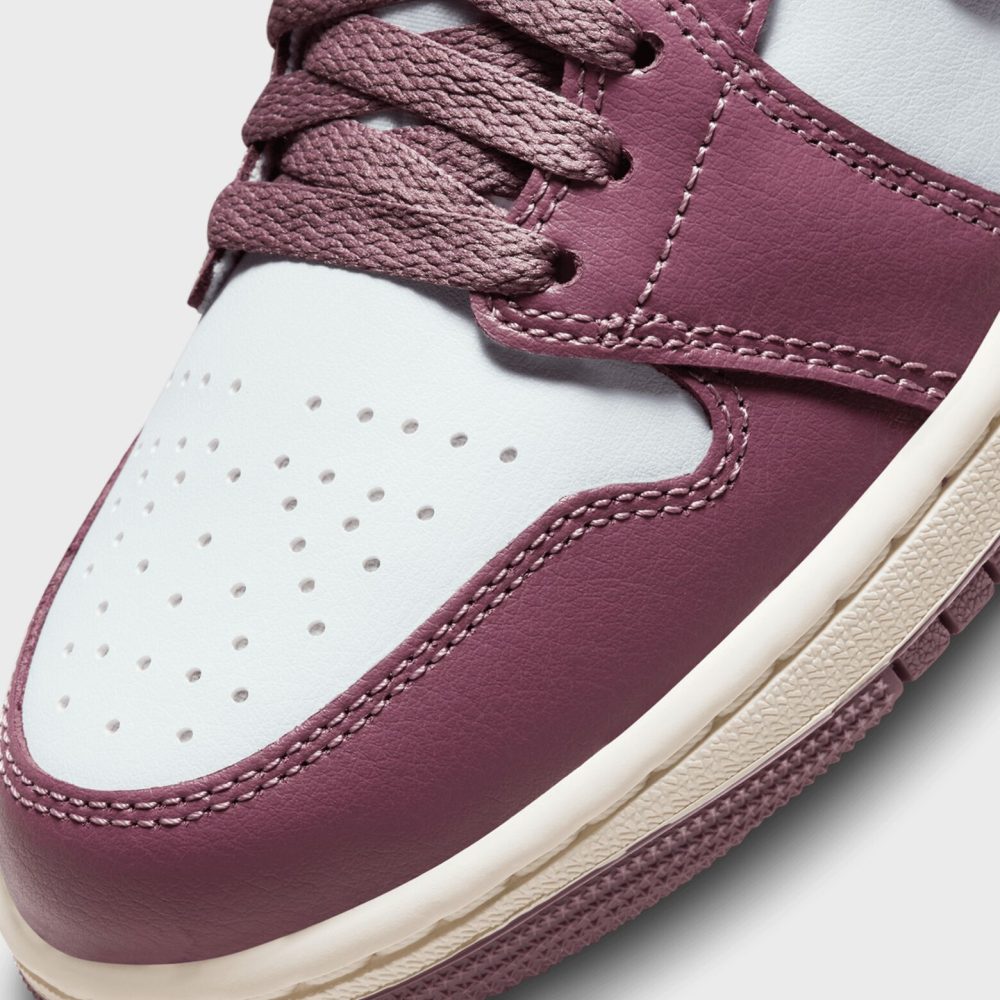 WMNS Air Jordan 1 Mid - Image 7